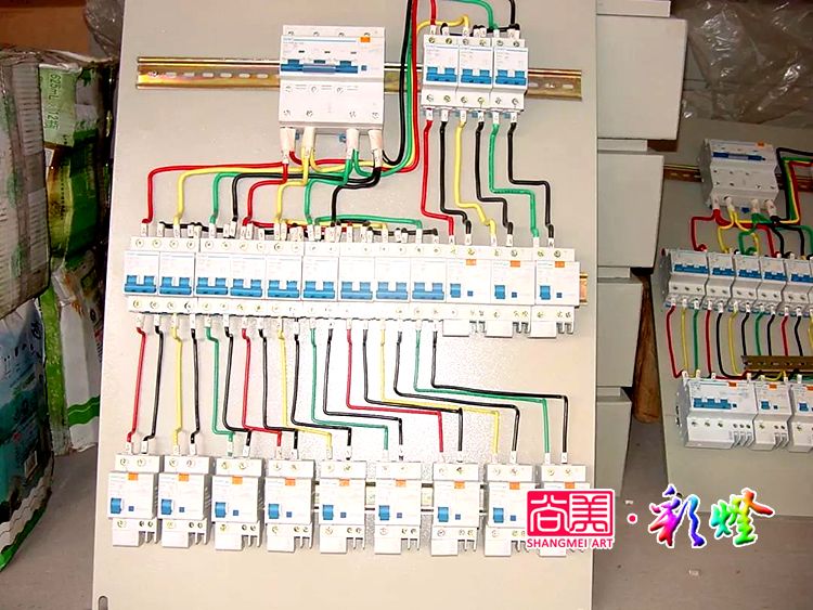 舉辦燈會用的彩燈是用三相電還是兩相電？